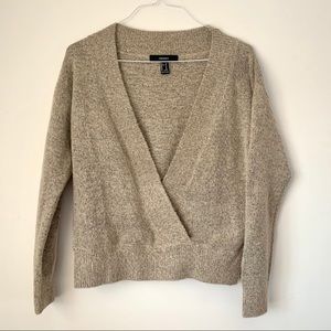 Women’s Forever21 V-Neck Sweater - M